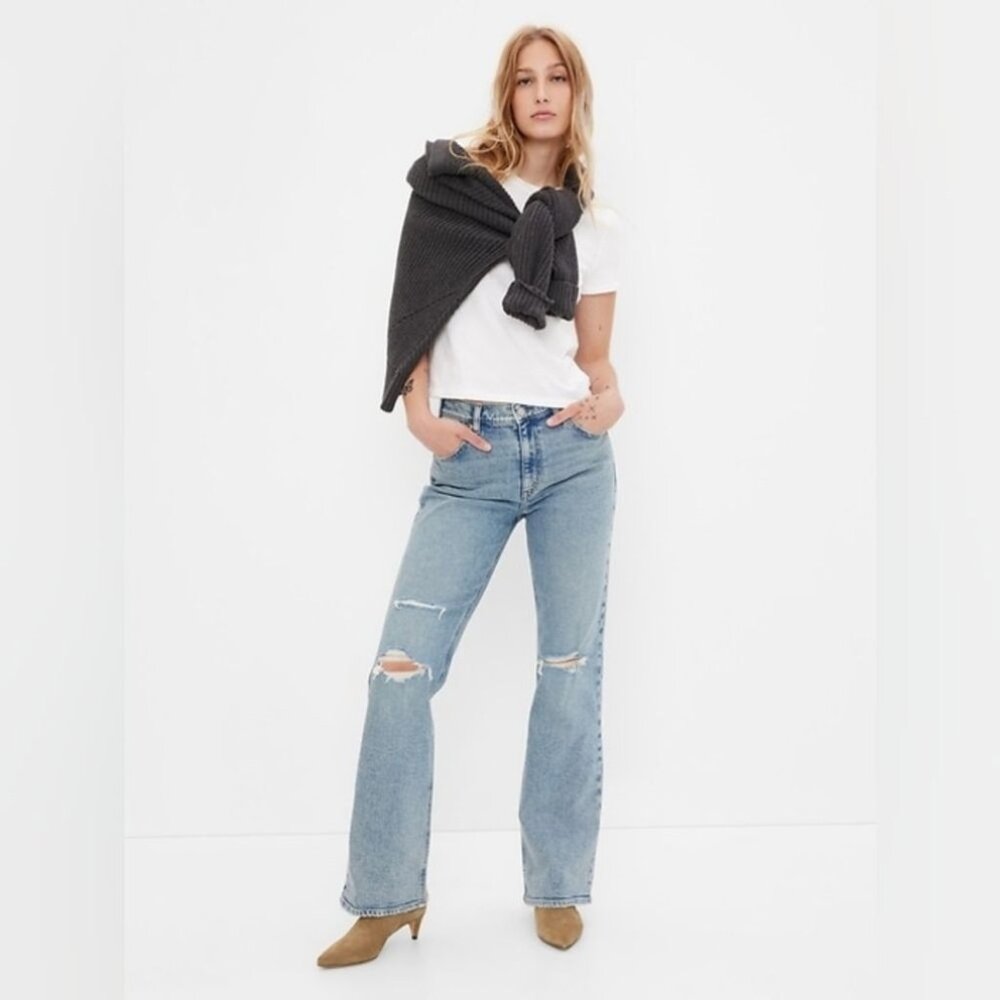 Gap - Mid Rise 90s Loose Flare Jeans | 30 Petite (10 Short) | Light Destroyed